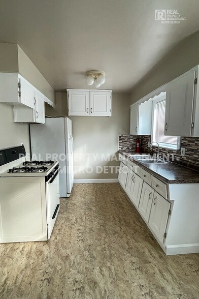 Building Photo - 20215 Woodward St