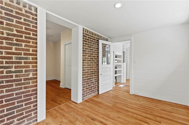Building Photo - 1072 Shelby Pl SE