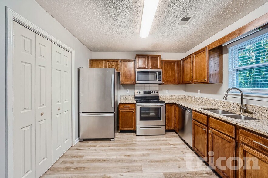 Building Photo - 126 Woodberry Ct