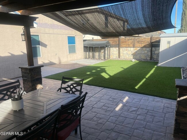 Building Photo - 12594 Paseo Rosannie Ave