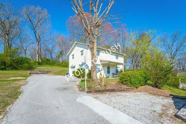 Building Photo - 420 Hedgewood Dr