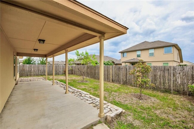 Building Photo - 137 Langtry Ln
