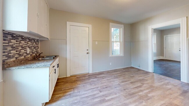 Building Photo - 4217 Hyde Ave