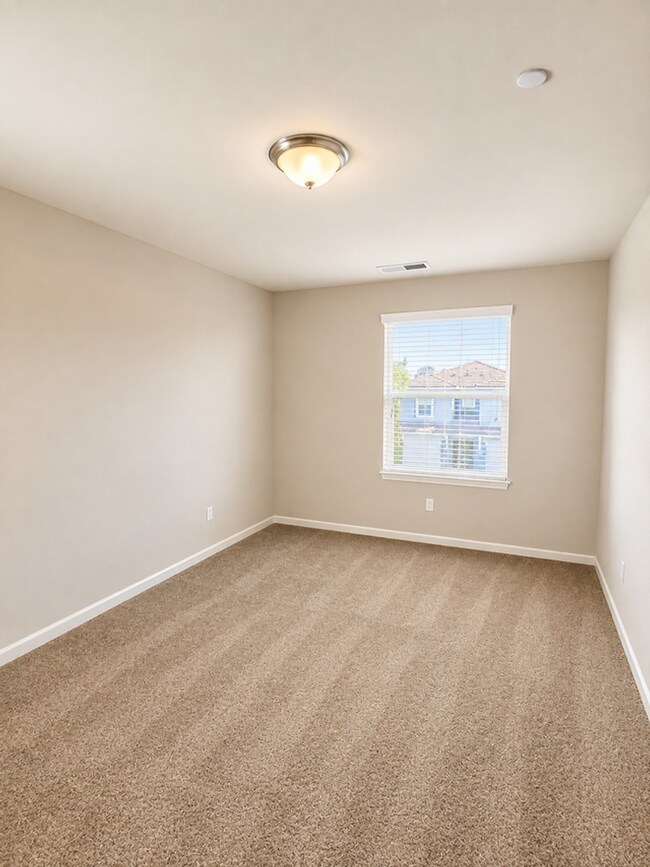 Building Photo - 3744 Magnificent Way