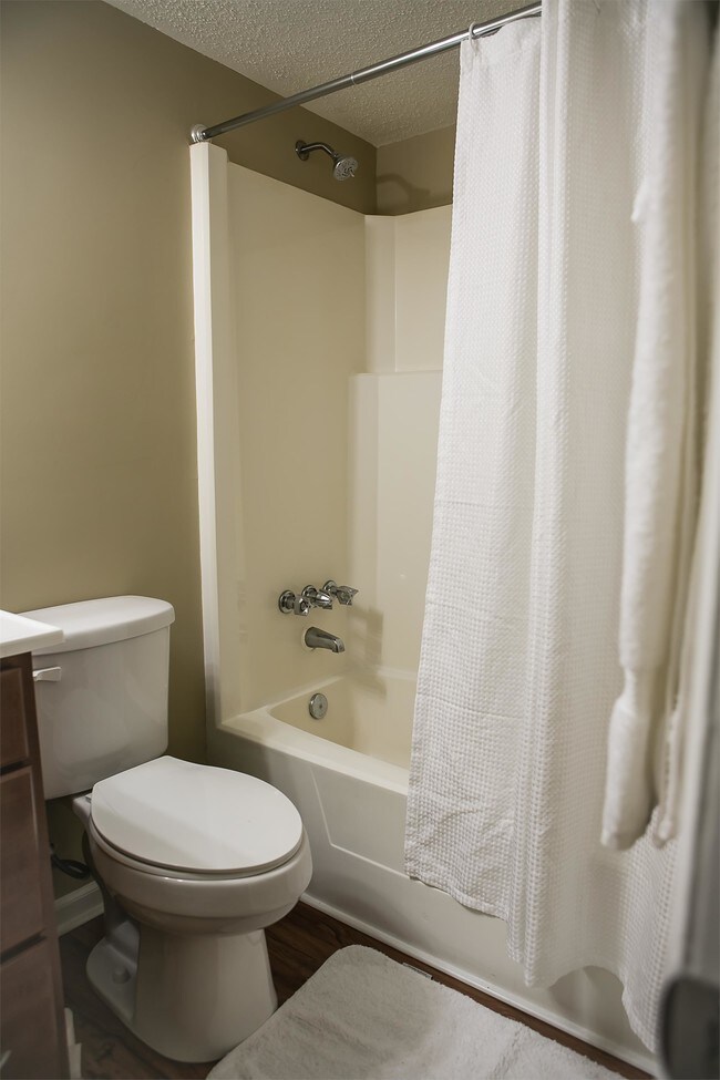 Building Photo - 4620 Central Ave