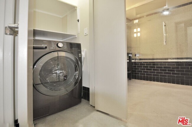 Building Photo - 849 S Broadway