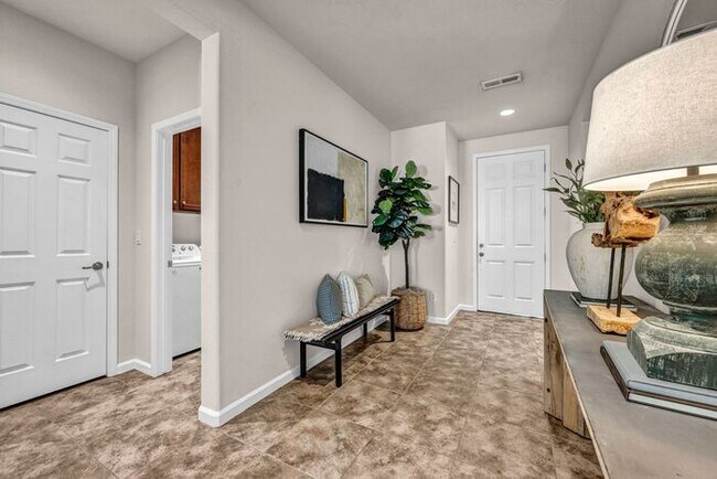 Building Photo - Beautiful 4-Bedroom Home in Damonte Ranch
