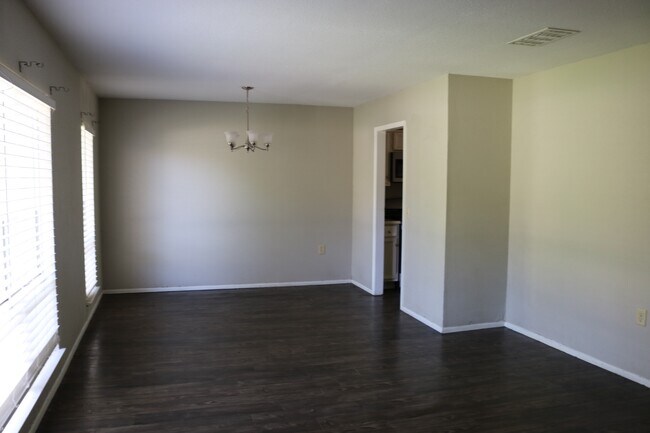 Building Photo - 6111 Little Brandywine Crk