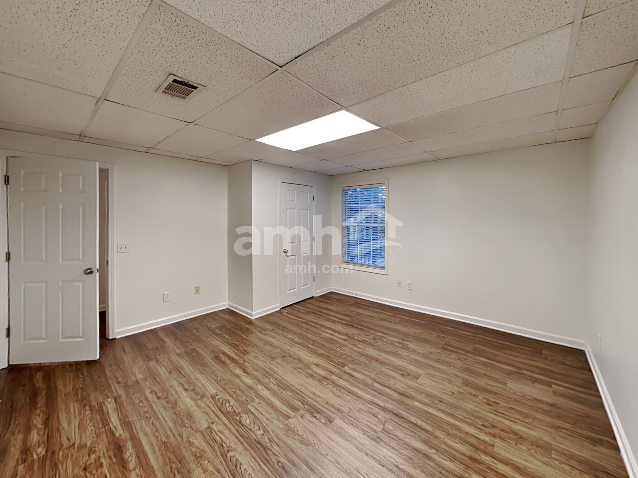 Building Photo - 2062 Spicers Ln