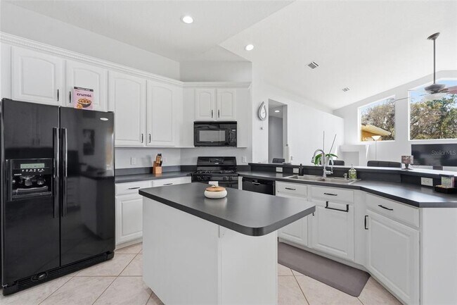 Building Photo - 12329 Creek Edge Dr