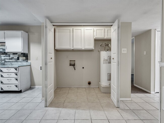 Building Photo - 17323 Glenpatti Dr