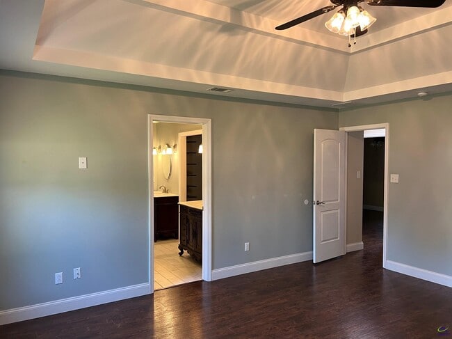 Building Photo - 108 Wilkes Ct