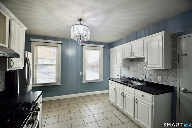 Building Photo - 32 Boston Terrace