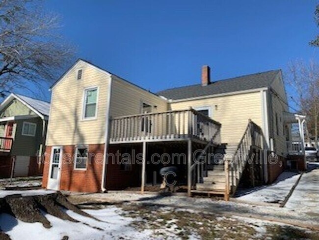 Building Photo - 412 Rogers Ave