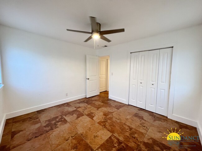 Building Photo - Nice Spacious updated 4 Bedroom home in El...