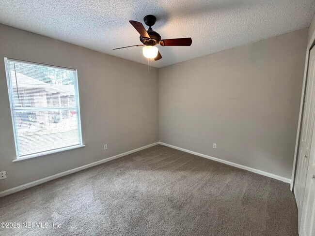 Building Photo - 9612 Clinton Corners Dr