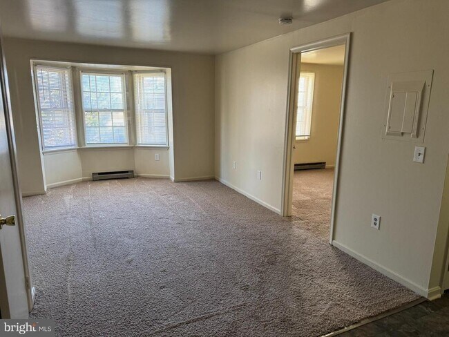 Building Photo - 109 S Bentz St