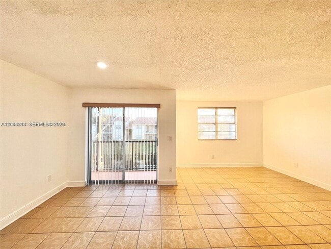Building Photo - 1227 SW 46th Ave