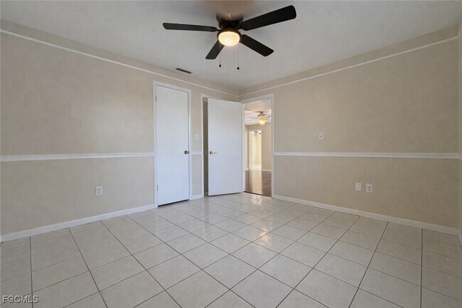 Building Photo - 1010 SE 43rd Terrace