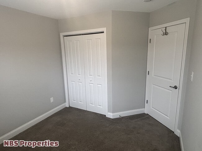 Building Photo - 4867 Ancient Glacier Ln