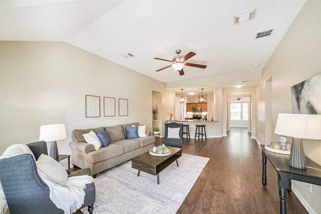 Building Photo - 22015 Falvel Dr