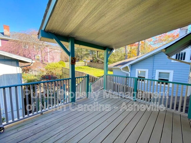 Building Photo - 114 Hillside St