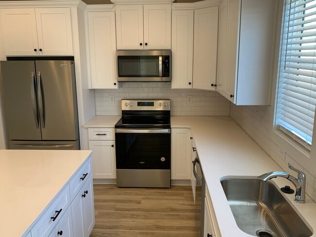 Building Photo - Piper Glenn Subdivision