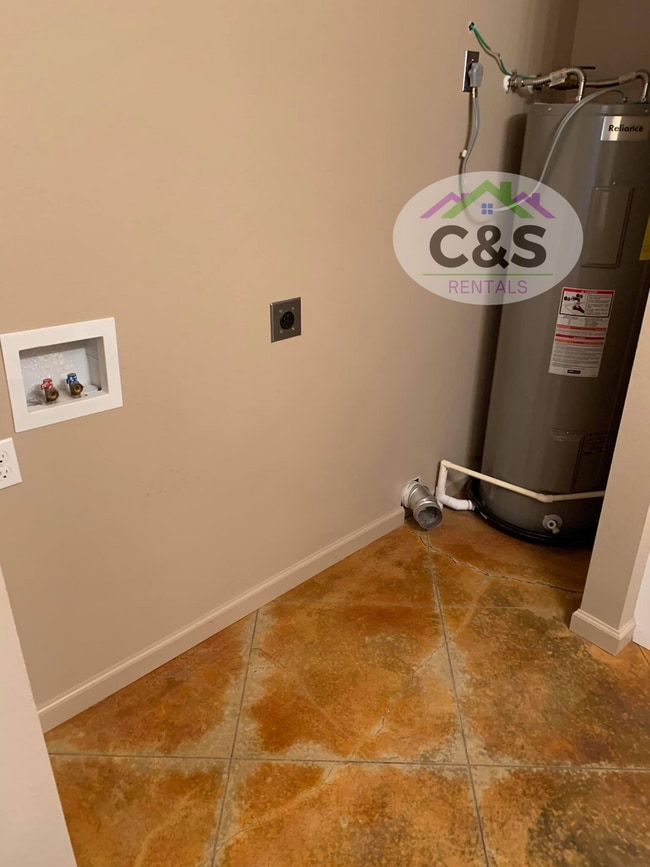 Building Photo - 2161 Smothers Rd