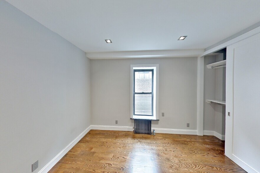Building Photo - 334 E 100th St