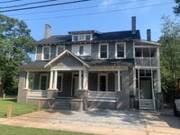 Building Photo - 631 W Poplar St