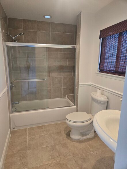 Building Photo - 68 Scarlett Dr