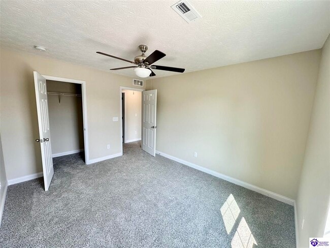 Building Photo - 214 Dixon Cir