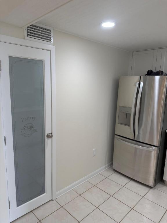 Building Photo - 925 N Halifax Ave