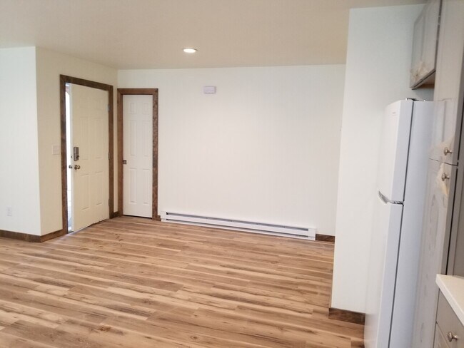 Building Photo - Jump Acres