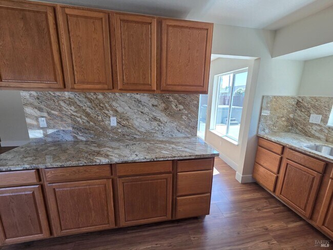 Building Photo - 616 Placer Ln