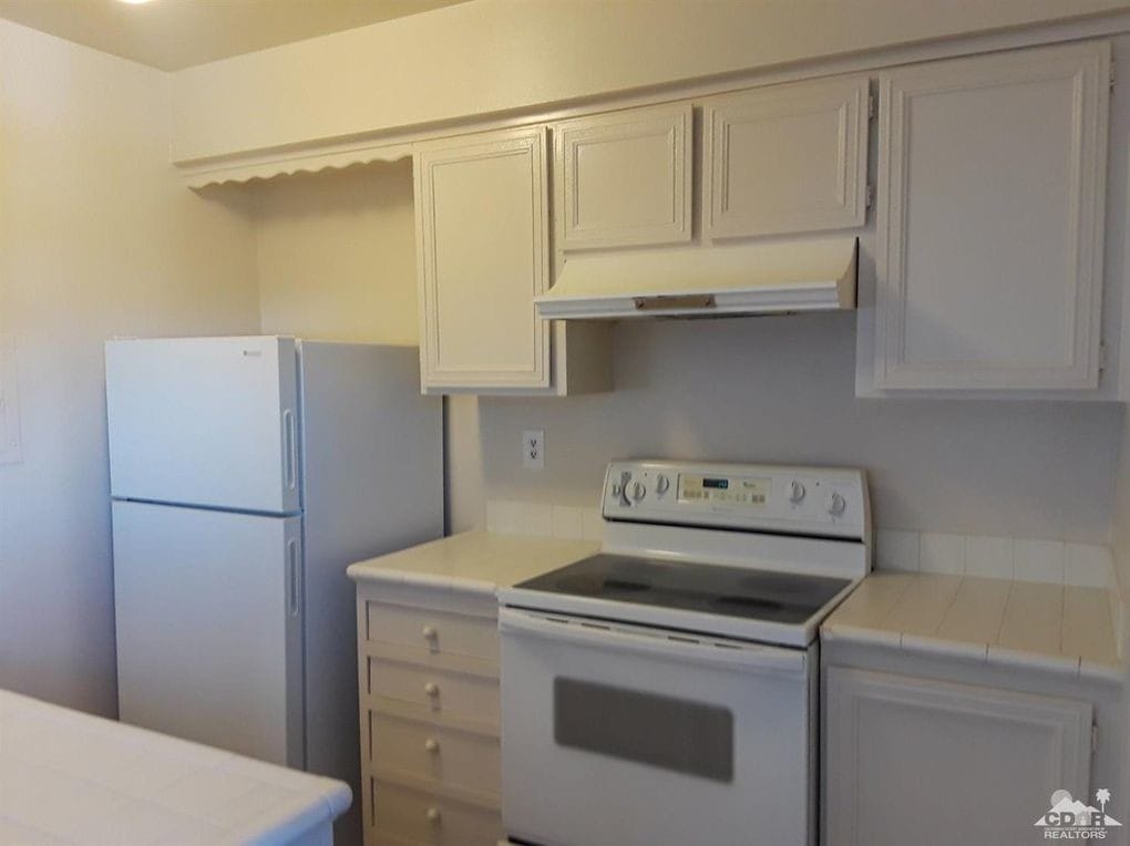 Building Photo - 72701 Willow St