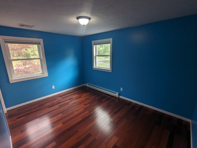 Building Photo - 2224 White Tail Ct