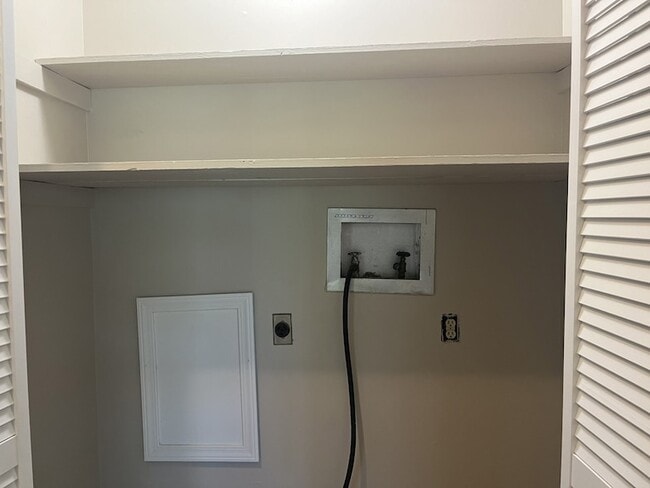 Building Photo - 1334 Chippendale Cir