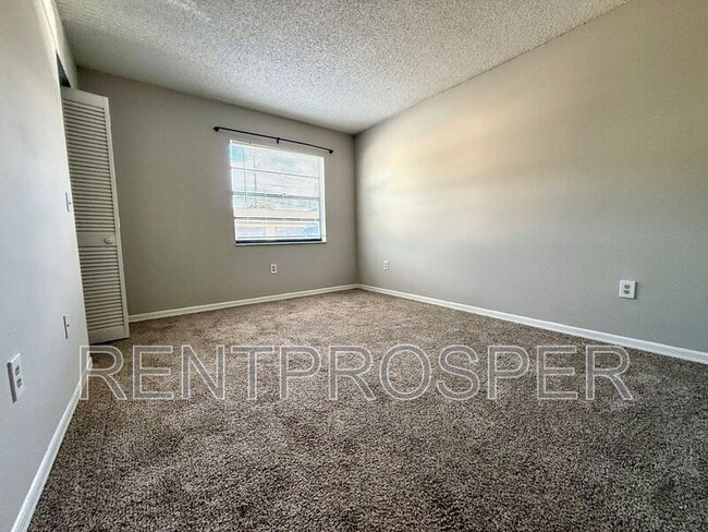 Building Photo - 1044 Mollie Ln