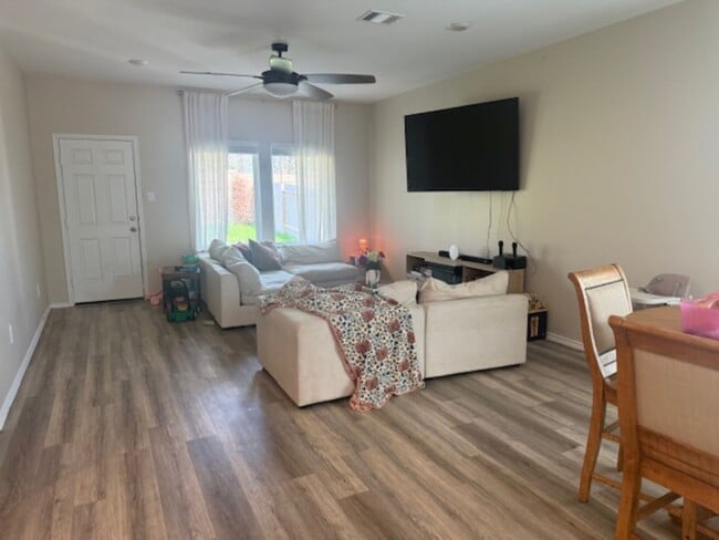 Building Photo - 23547 Nectar Crst Hts