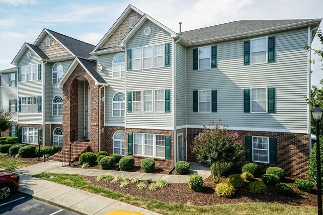 Building Photo - TWO BEDROOM HOME!