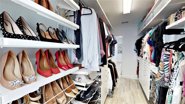 Building Photo - 6160 Hamlin Reserve Blvd