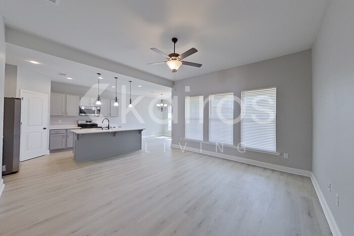 Building Photo - 14710 Sonoma Blvd