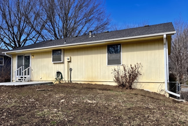 Building Photo - Coming Soon! Spacious 3-bedroom, 2-bathroom home in the highly sought-after Blue Springs area!