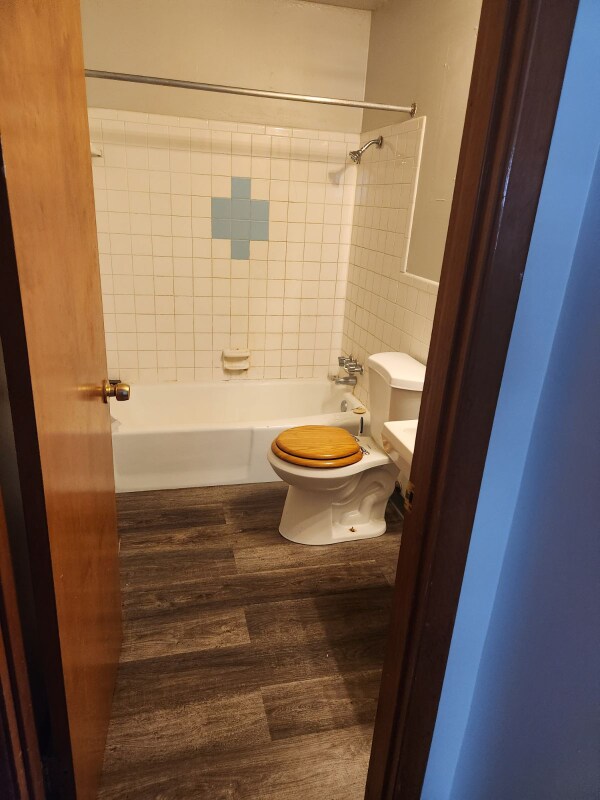 Building Photo - 337 Pershing Ave NE