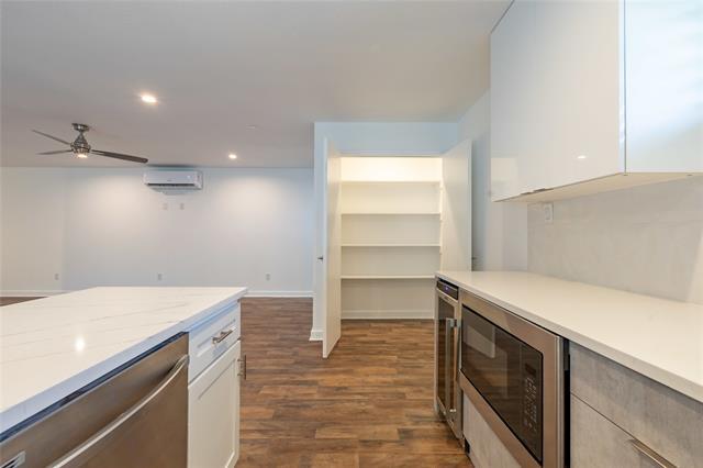 Building Photo - 2134 Lucas Dr