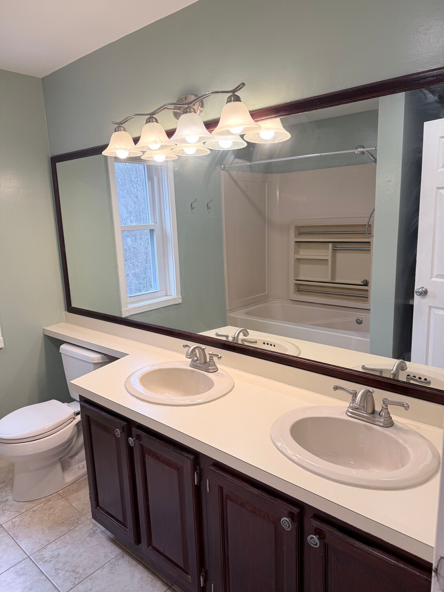 Main bath - 296 Bartemus Trl