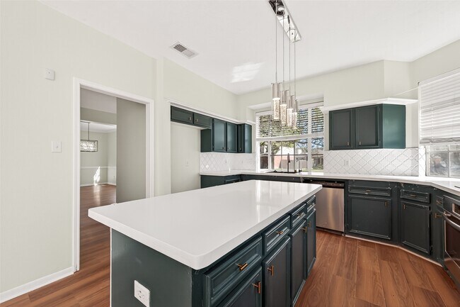 Building Photo - 16410 Fondren Grove Dr