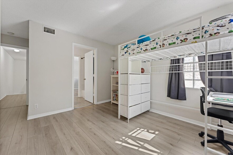 Building Photo - 2264 Salerno Cir