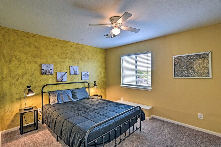 Building Photo - 2735 Broadway St